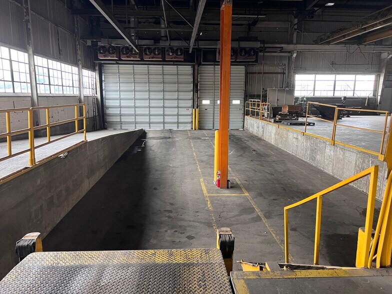 More Photos Of 2316 Jefferson St, Anderson Warehouse For Lease