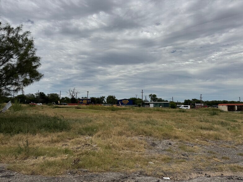 More Photos Of 602/622 Roland Ave, San Antonio Land For Sale