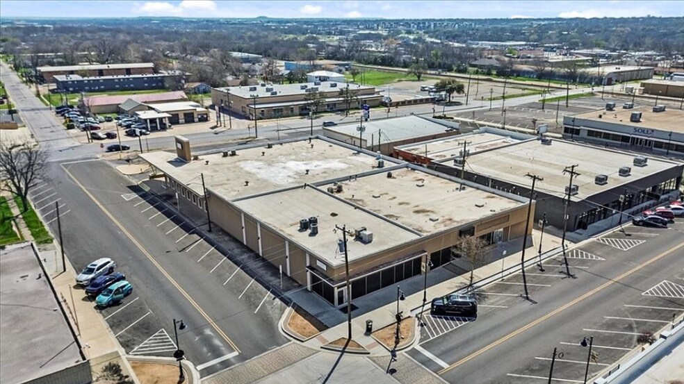 More Photos Of 420 E Ave C, Killeen Freestanding For Lease