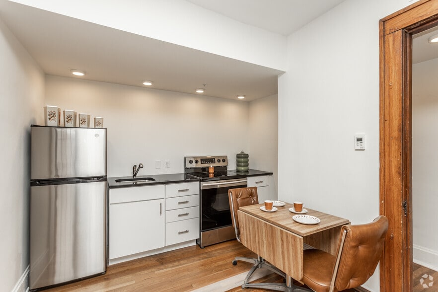 More Photos Of 1729 Grand Ave, Des Moines Apartments For Sale