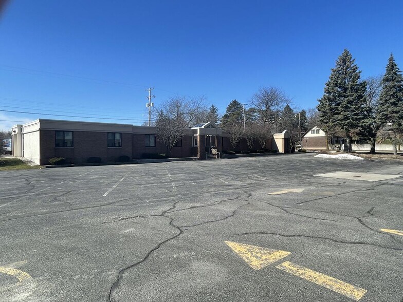More Photos Of 816 S Hamilton St, Saginaw Office For Sale