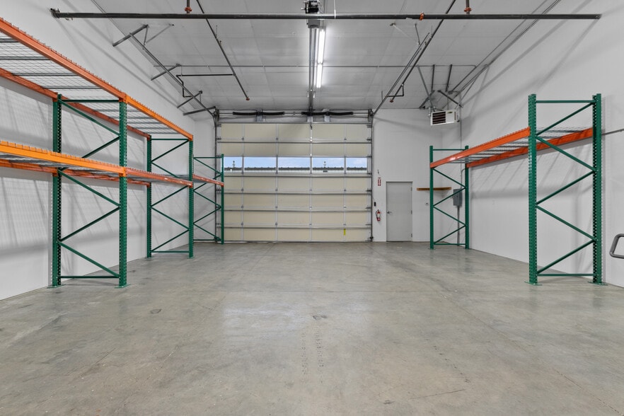More Photos Of 1985 Alpine Way, Bellingham Warehouse For Sale