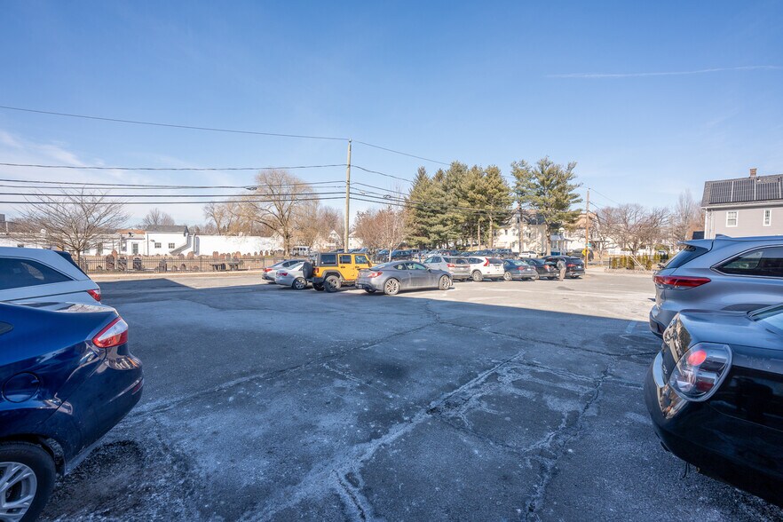 More Photos Of 425 Union St, West Springfield Office For Lease