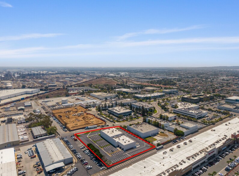 More Photos Of 19601 Mariner Ave, Torrance Light Distribution For Lease