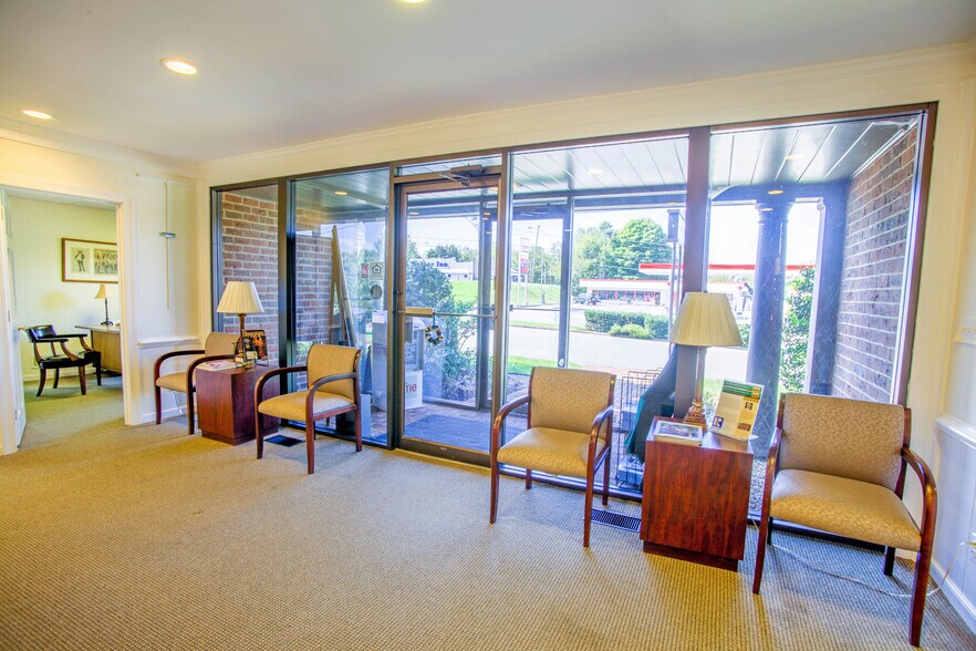 More Photos Of 3211 Old Forest Rd, Lynchburg Office For Sale