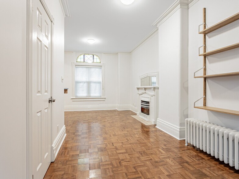 More Photos Of 24 Webster Av, Toronto Apartments For Sale