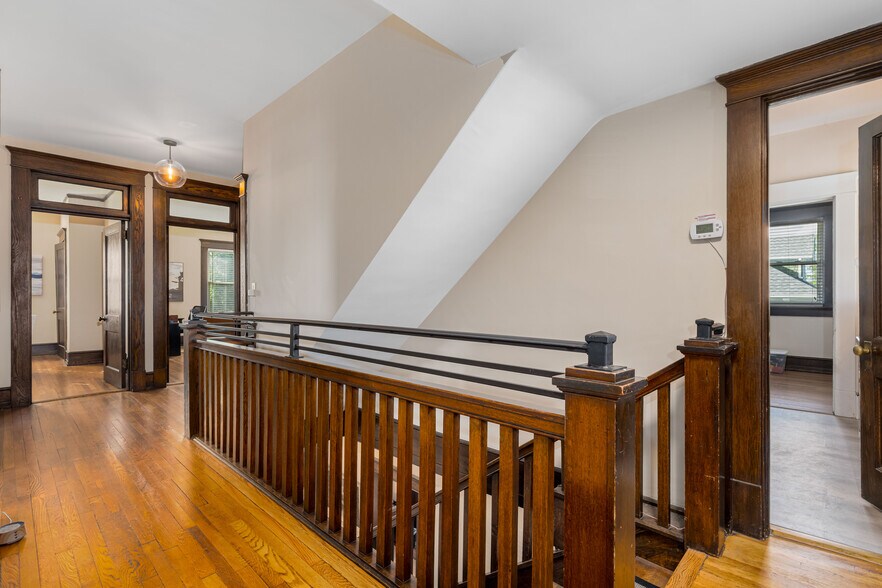 More Photos Of 114 E Unaka Ave, Johnson City Office Residential For Sale