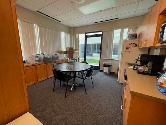 More Photos Of 5151 Gateway Blvd, Flint Medical For Sale