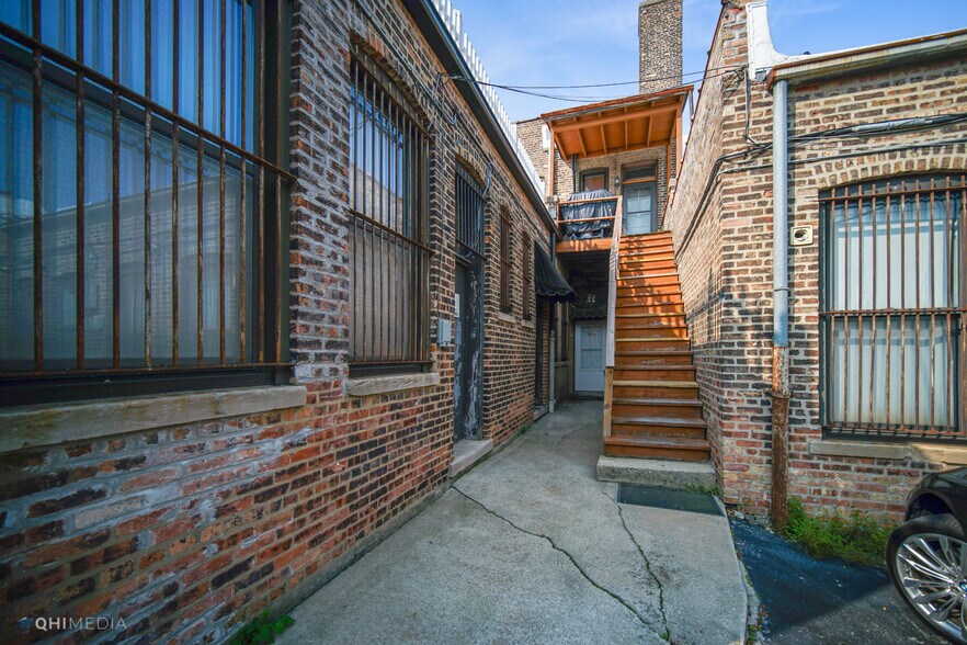 More Photos Of 1956 Ridge Rd, Homewood Storefront Retail Residential For Lease