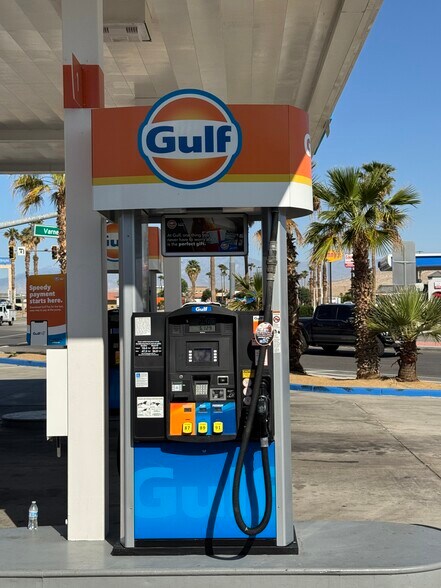 More Photos Of 72275 Ramon Rd, Thousand Palms Service Station For Sale