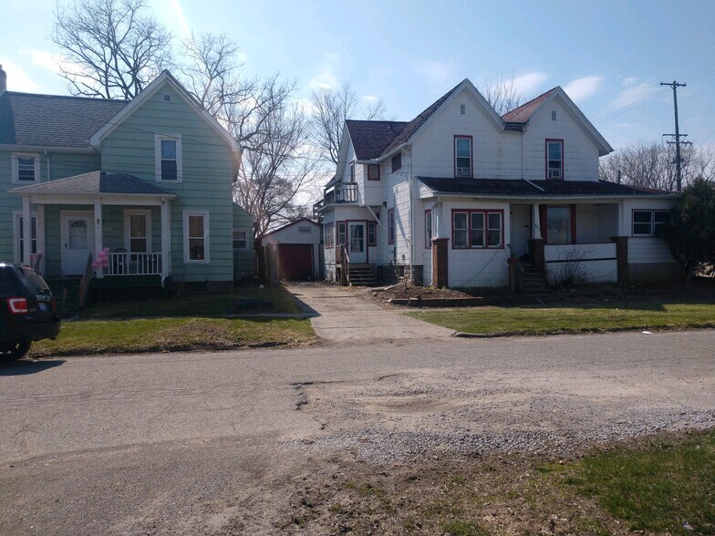 More Photos Of 520 W 3rd St, Flint Service For Sale