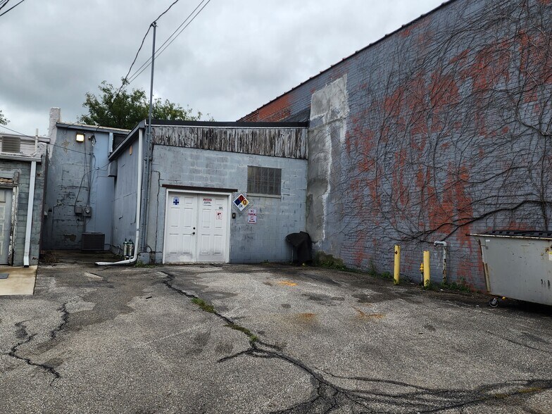 More Photos Of 405 Chestnut St, Atlantic Storefront For Sale