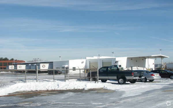 More Photos Of 606 W Basin Rd, New Castle Truck Terminal For Lease