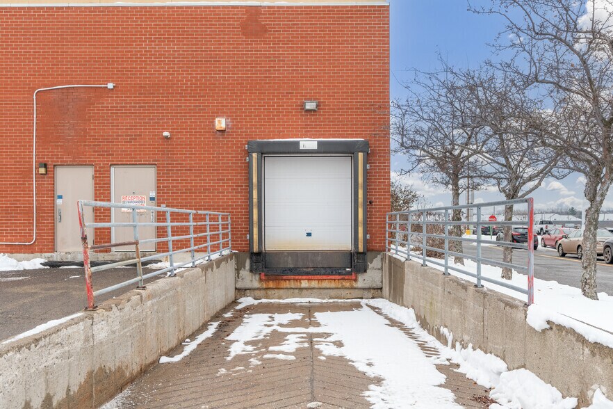 More Photos Of 4955-4975 Boul Guillaume-Couture, Lévis Storefront Retail Office For Lease