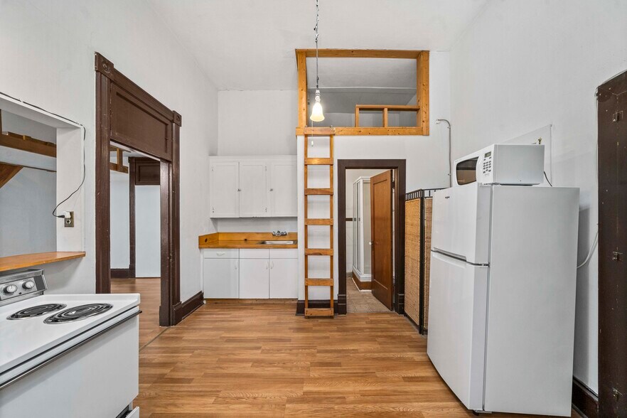 More Photos Of 309 N Pearl St, Ellensburg Storefront Retail Residential For Sale