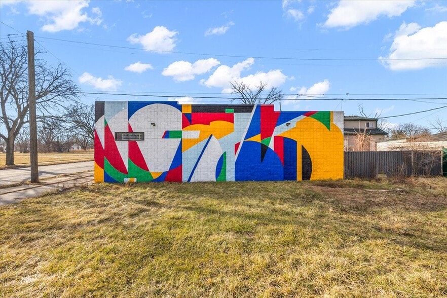 More Photos Of 12501 Chalmers St, Detroit General Retail For Sale