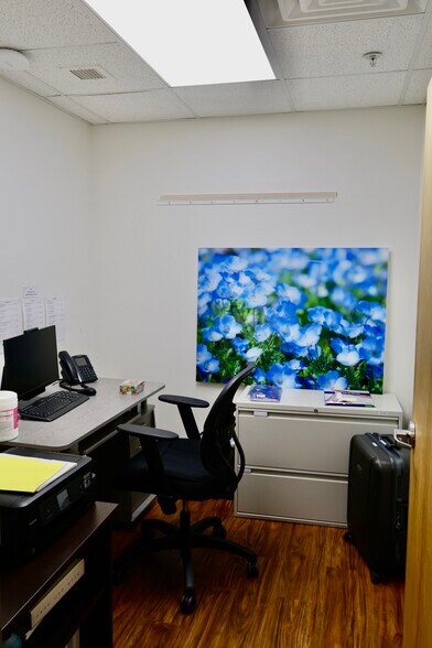 More Photos Of 727 Joralemon St, Belleville Office For Lease
