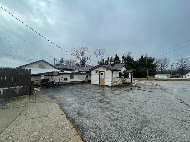 More Photos Of 3124 Perrysville Rd, Danville Restaurant For Sale