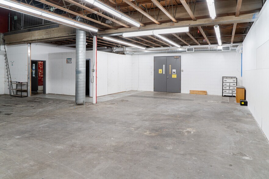 More Photos Of 1492 Burlcrest Dr, Medford Warehouse For Sale