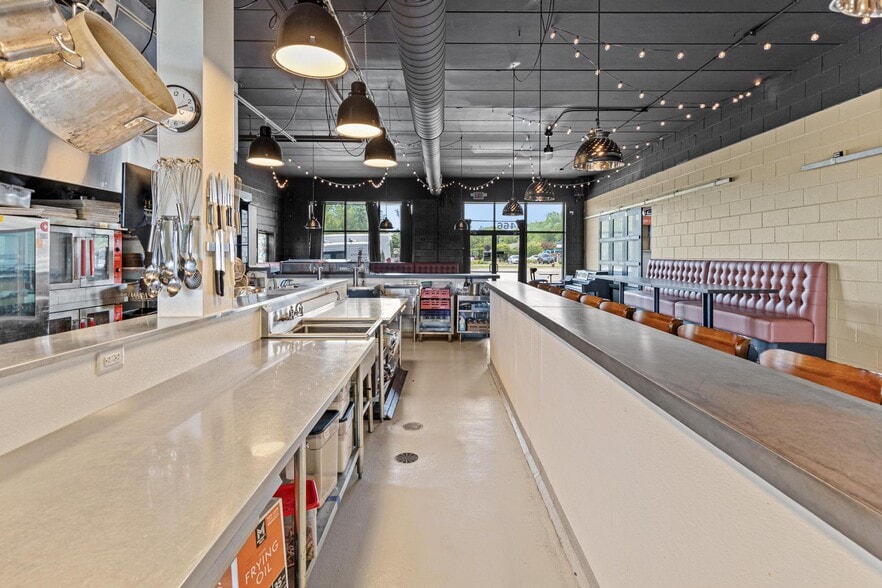 More Photos Of 4466 Centerville Rd, White Bear Lake Storefront Retail Residential For Sale