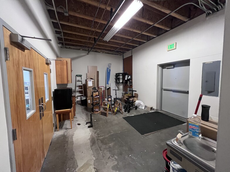 More Photos Of 2201 W Nob Hill Blvd, Yakima Freestanding For Lease