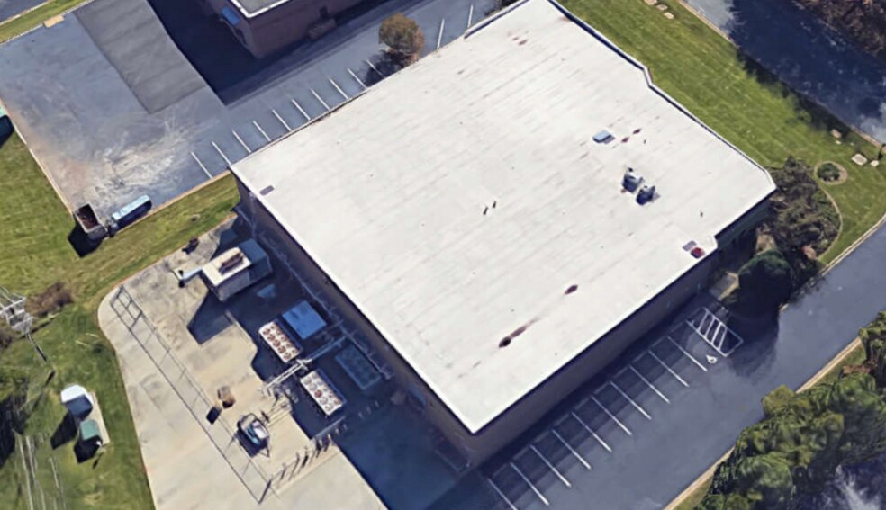 More Photos Of 1612 Crossbeam Dr, Charlotte Industrial For Lease
