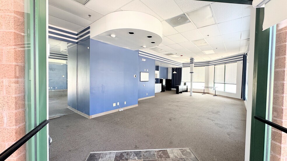 More Photos Of 6495 Quivira Rd, Shawnee General Retail For Lease