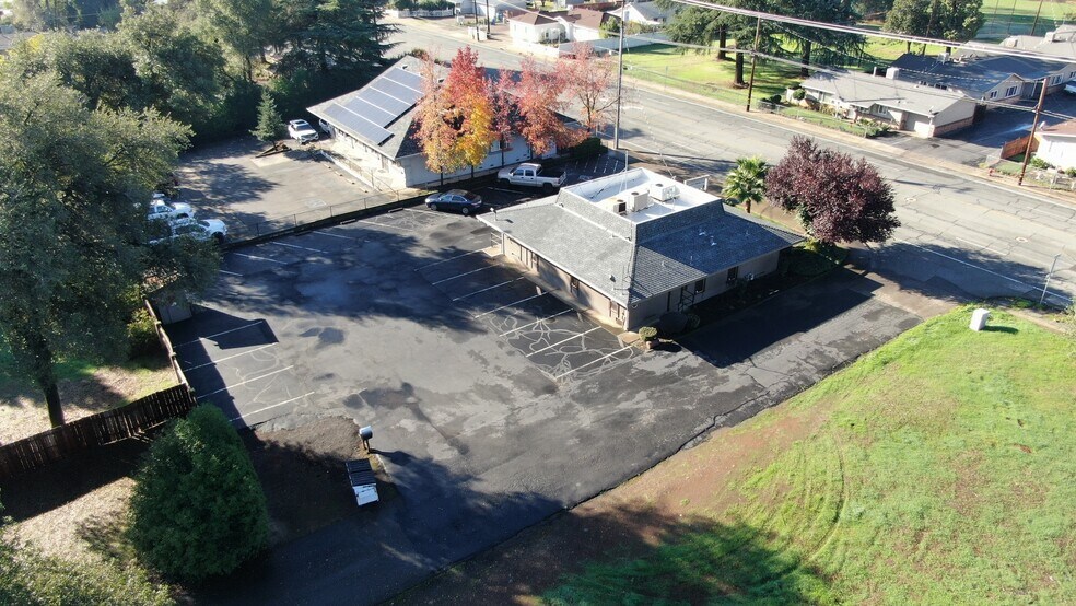 More Photos Of 3753 Churn Creek Rd, Redding Office For Sale