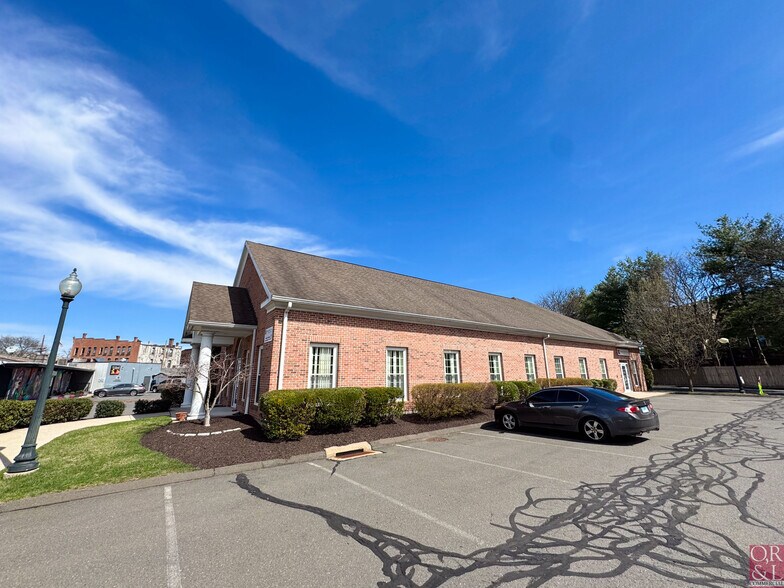 More Photos Of 56 W Main St, Plainville Medical For Lease