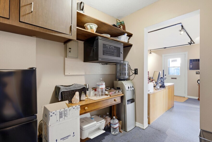 More Photos Of 114 E 2nd St, Newberg Office For Sale