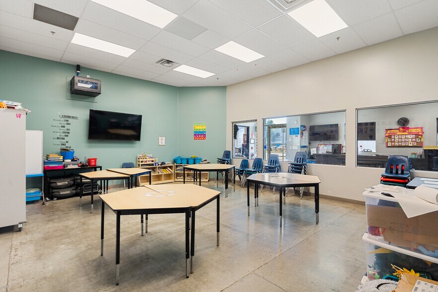 More Photos Of 5207 Young St, Bakersfield Industrial For Sale