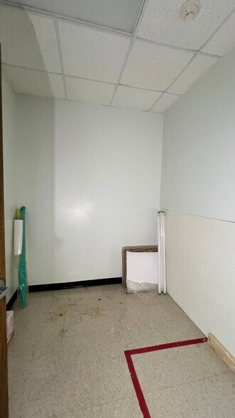 More Photos Of 7138-7142 Cole Creek Dr, Houston Unknown For Lease