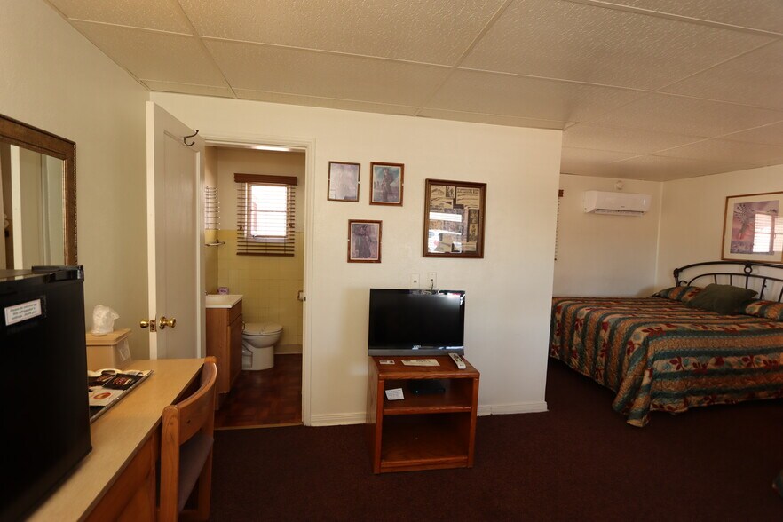 More Photos Of 410 Fremont St, Tombstone Hotel For Sale