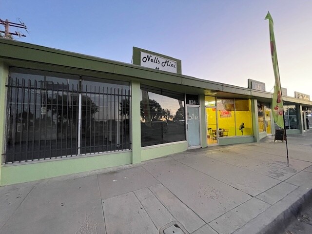 More Photos Of 38463 9th St E, Palmdale Storefront For Sale