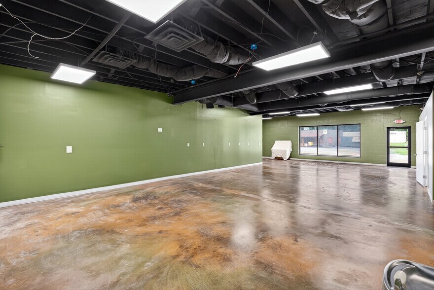 More Photos Of 1141 S Trade St, Tryon General Retail For Lease