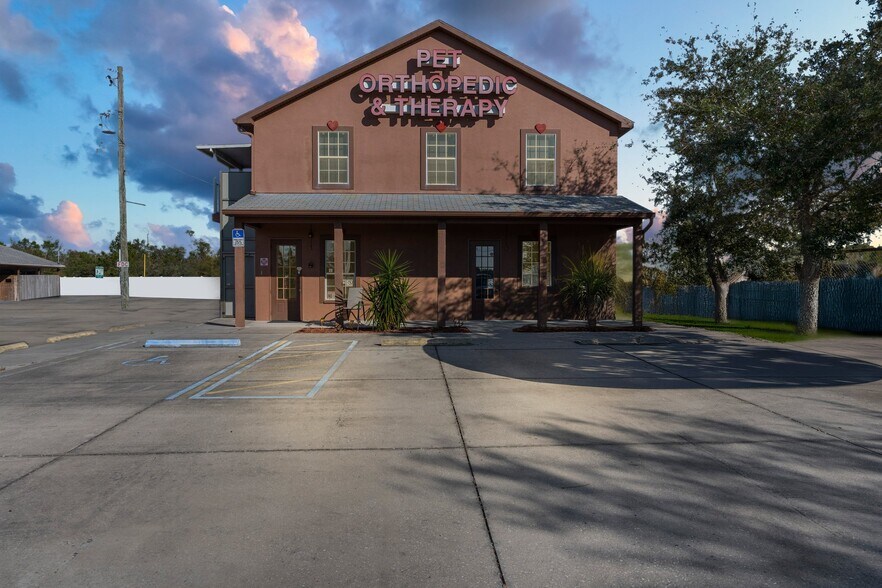 More Photos Of 7044 Commercial Way, Weeki Wachee Office For Sale