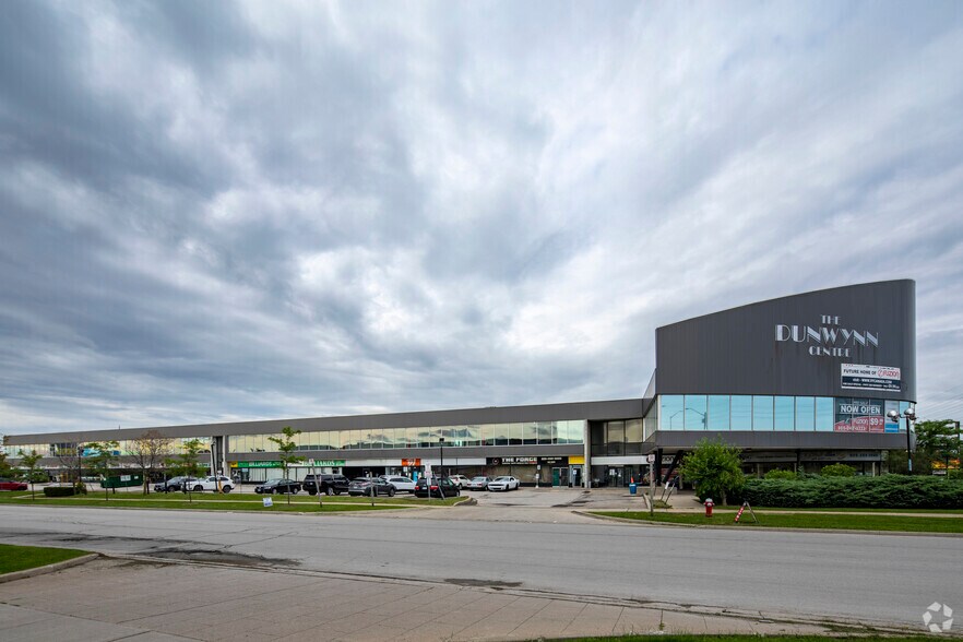 More Photos Of 1590 Dundas St E, Mississauga Storefront Retail Office For Lease