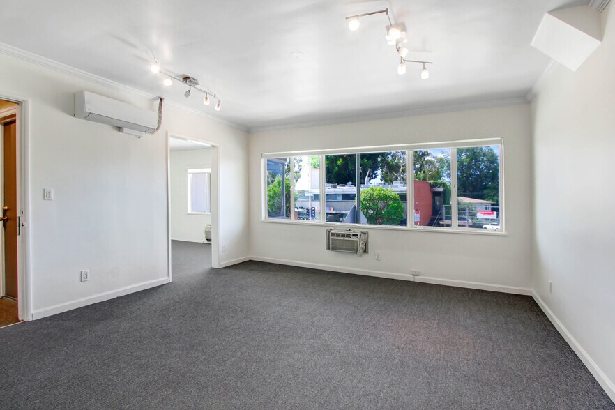 More Photos Of 144-150 S Barrington Ave, Los Angeles Storefront Retail Office For Sale