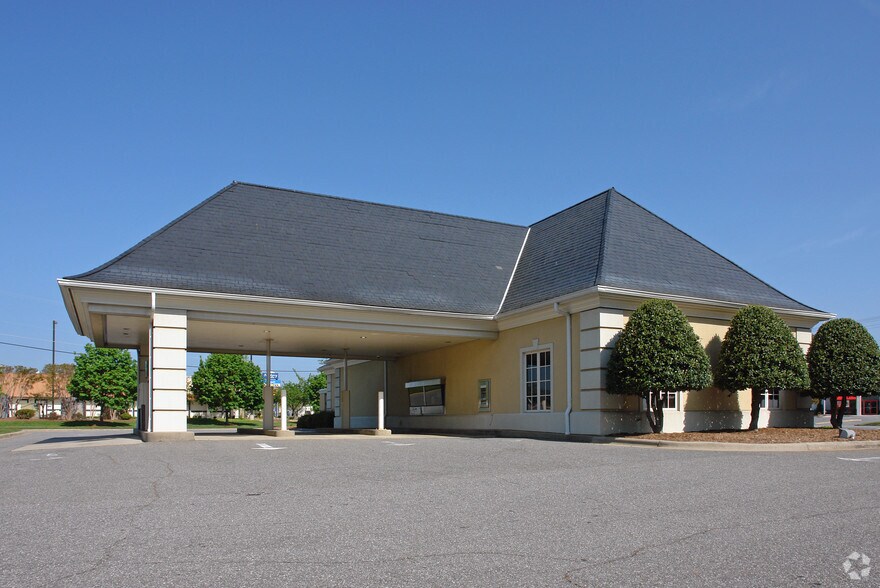 More Photos Of 1862 Highway 70 SE, Hickory Bank For Sale