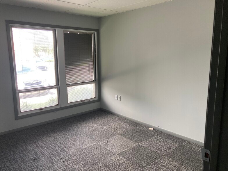 More Photos Of 170 Changebridge Rd, Montville Office For Sale