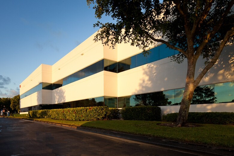 More Photos Of 551 NW 77th St, Boca Raton Office For Lease