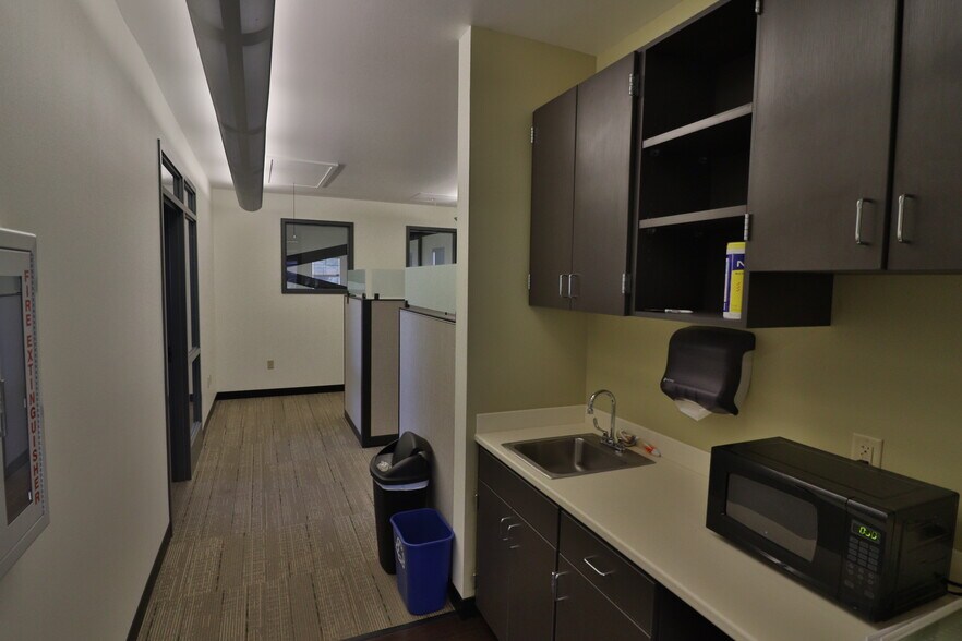 More Photos Of 502 33rd St, Cody Medical For Sale