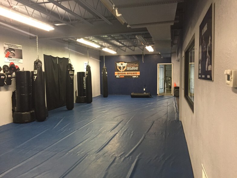 More Photos Of 4244 W Waters Ave, Tampa Showroom For Lease