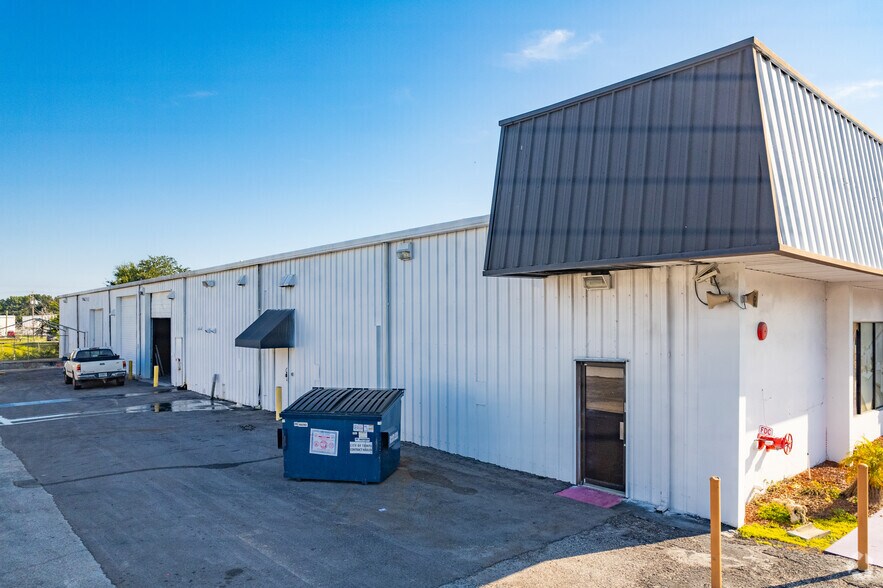 More Photos Of 4543 W Hillsborough Ave, Tampa Freestanding For Lease