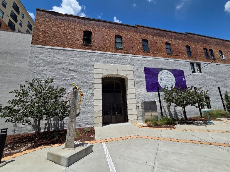 More Photos Of 243 Front St, Wilmington Office For Lease