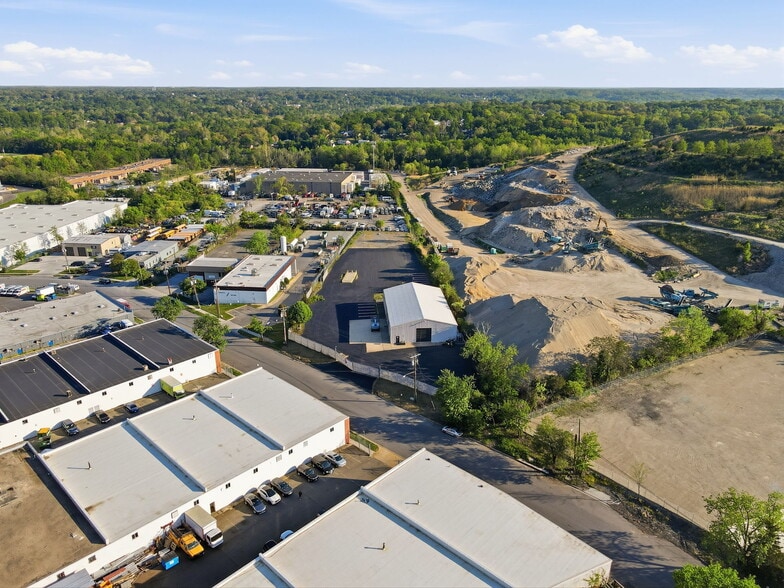 More Photos Of 4801 Stamp Rd, Marlow Heights Warehouse For Lease