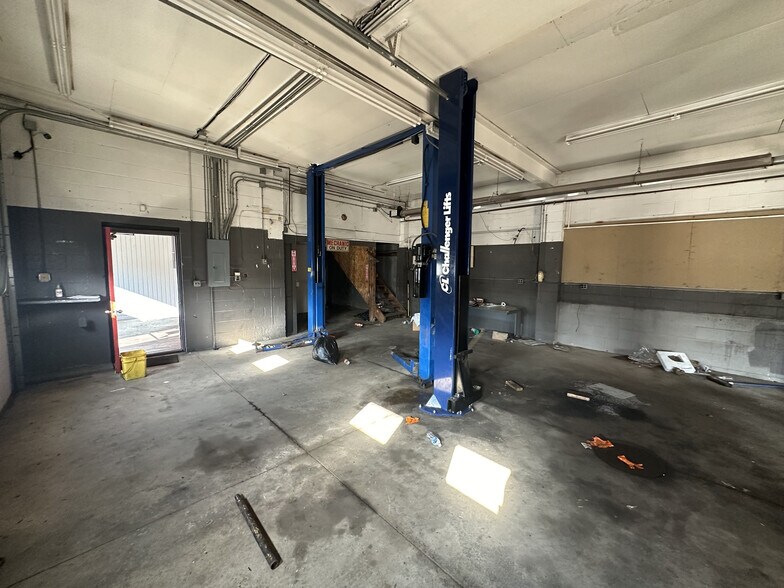More Photos Of 3106 Walden Ave, Depew Auto Repair For Lease