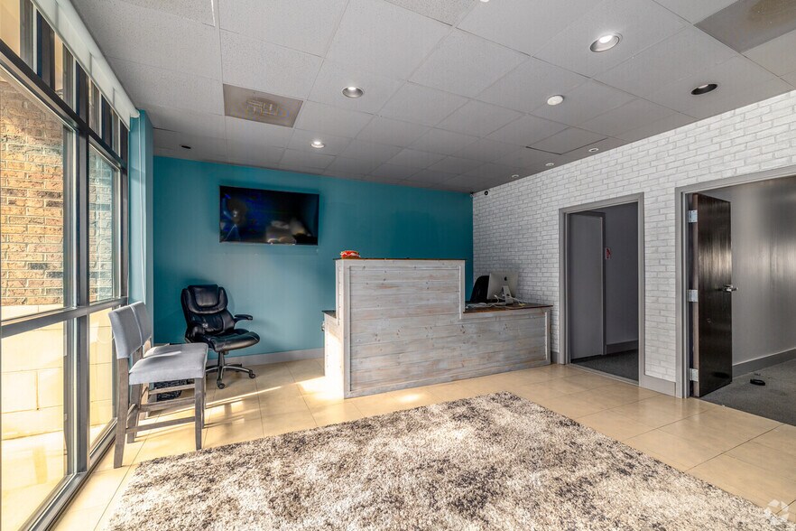 More Photos Of 1000 Van Buren Ave, Indian Trail Flex For Lease