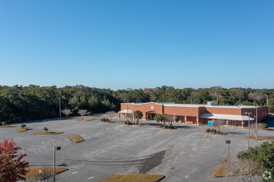 More Photos Of 5975 Mobile Hwy, Pensacola Freestanding For Lease