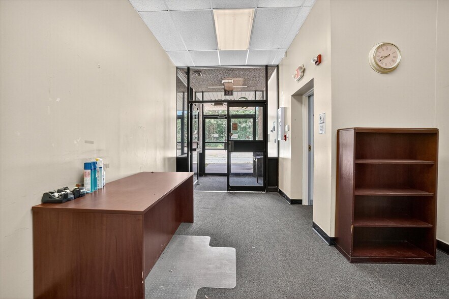 More Photos Of 74 Brookside Ave, Chester General Retail For Lease